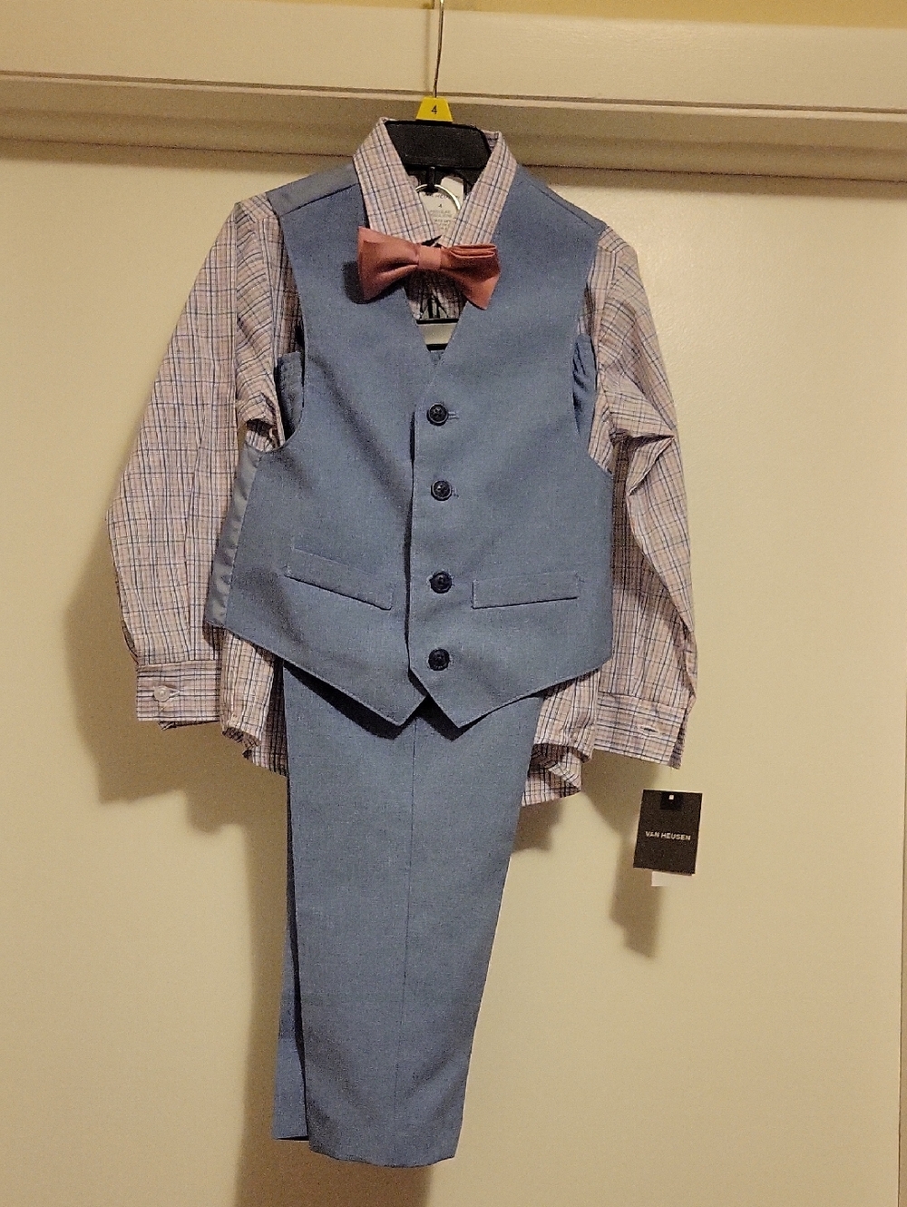 NWT:  Van Heusen Boys 4 Piece Suit Set